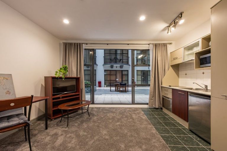 Photo of property in Atrium Towers, 1g/154 The Terrace, Wellington Central, Wellington, 6011