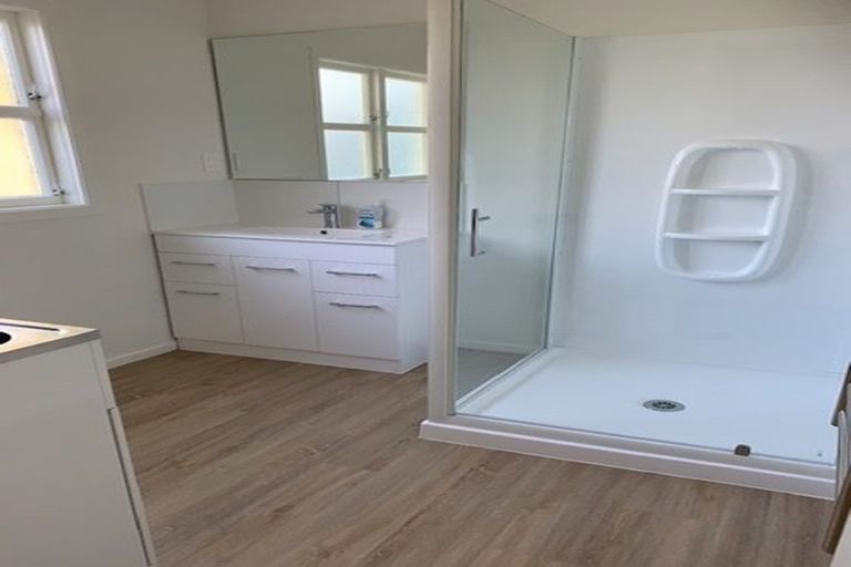 Photo of property in 11 Bluegum Road, Paraparaumu Beach, Paraparaumu, 5032