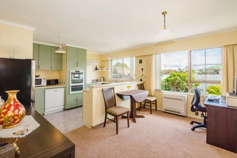 Photo of property in 2a Tawa Street, Inglewood, 4330