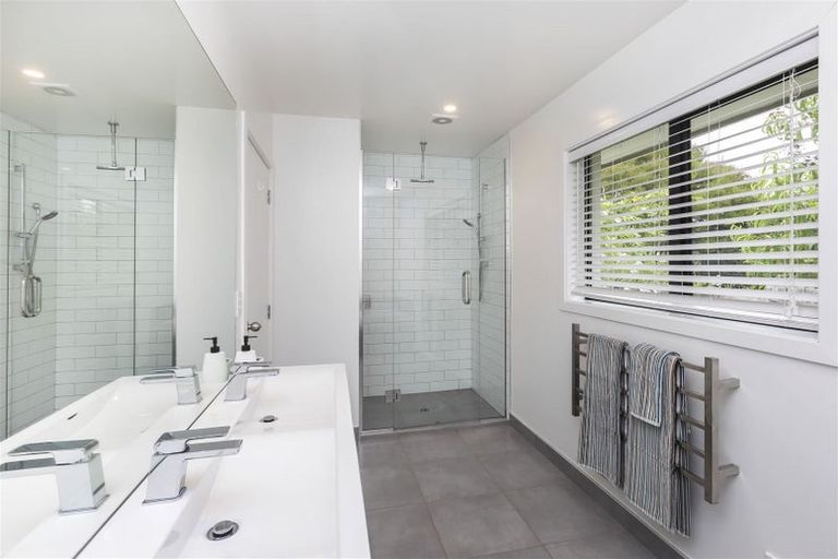 Photo of property in 10 Epping Place, Burnside, Christchurch, 8053