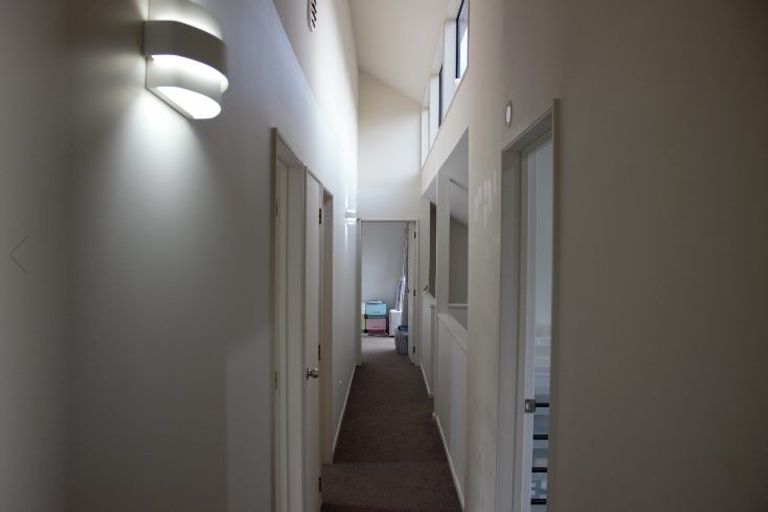 Photo of property in 6 Tokay Place, Huapai, Kumeu, 0810