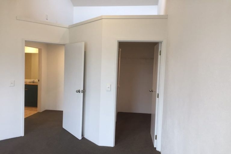 Photo of property in 10 Captain Scott Road, Glen Eden, Auckland, 0602