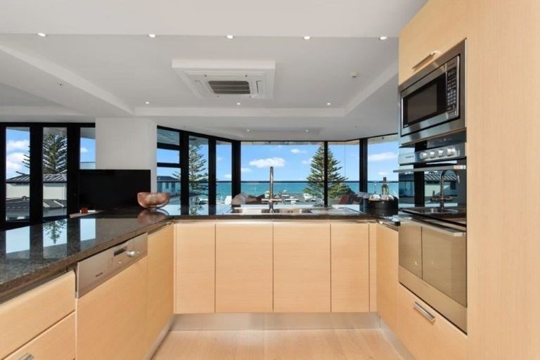 Photo of property in 2/6 Marine Parade, Mount Maunganui, 3116