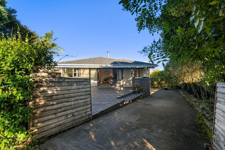 Photo of property in 36 Sunline Avenue, Massey, Auckland, 0614