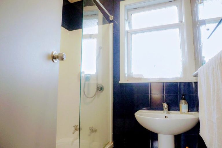 Photo of property in 33 Lister Crescent, Maraenui, Napier, 4110