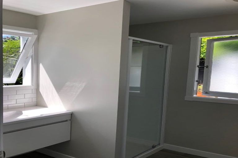 Photo of property in 27 Rugby Road, Birkenhead, Auckland, 0626