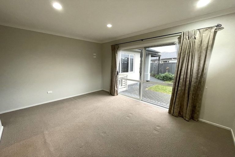 Photo of property in 6 Mana Place, Poraiti, Napier, 4112