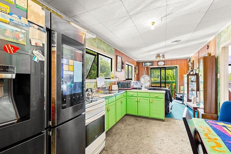 Photo of property in 65 Annett Road, Kumeu, 0891