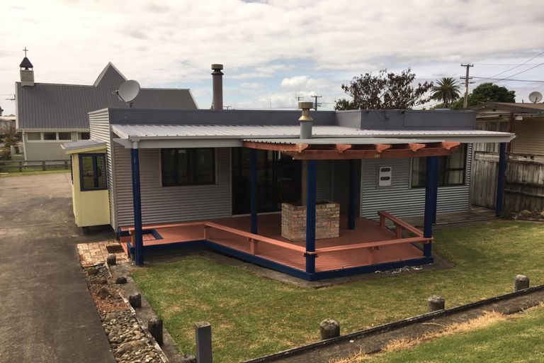 Photo of property in 58 Beach Road, Waihi Beach, 3611