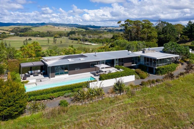 Photo of property in 848 Clevedon Kawakawa Road, Clevedon, Papakura, 2585