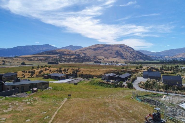 Photo of property in 5 Rabbiters Drive, Jacks Point, Queenstown, 9371