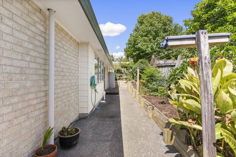 Photo of property in 2/67 Andrew Road, Howick, Auckland, 2010
