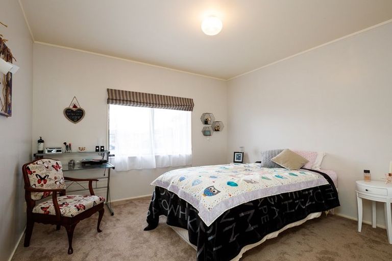 Photo of property in 92 Pacific Drive, Fitzherbert, Palmerston North, 4410