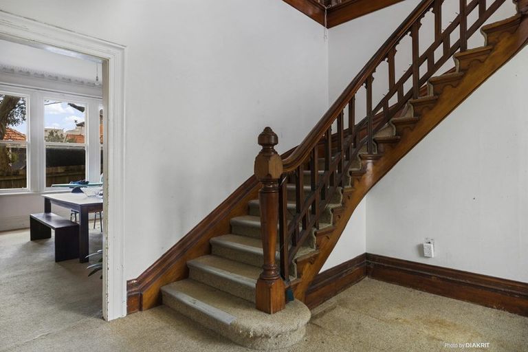 Photo of property in 11 Brougham Street, Mount Victoria, Wellington, 6011