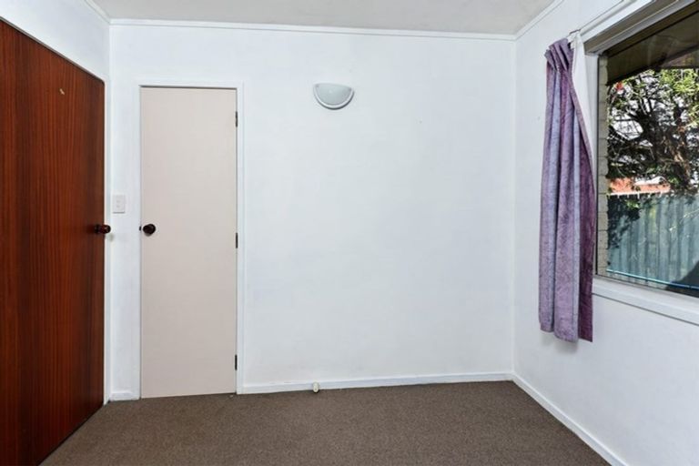 Photo of property in 1/106 Colwill Road, Massey, Auckland, 0614