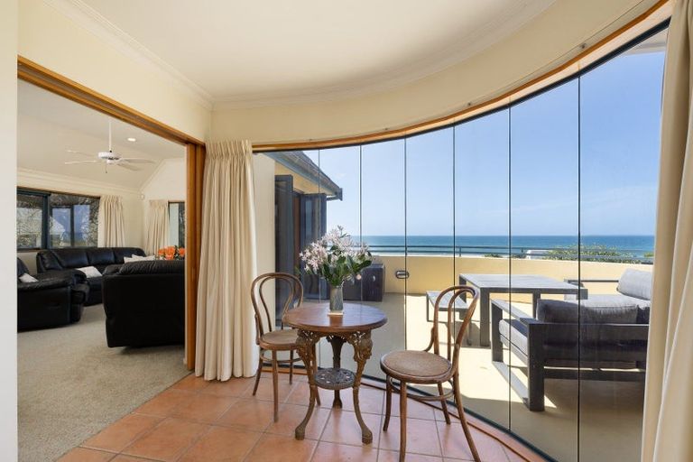 Photo of property in 190 Marine Parade, Mount Maunganui, 3116