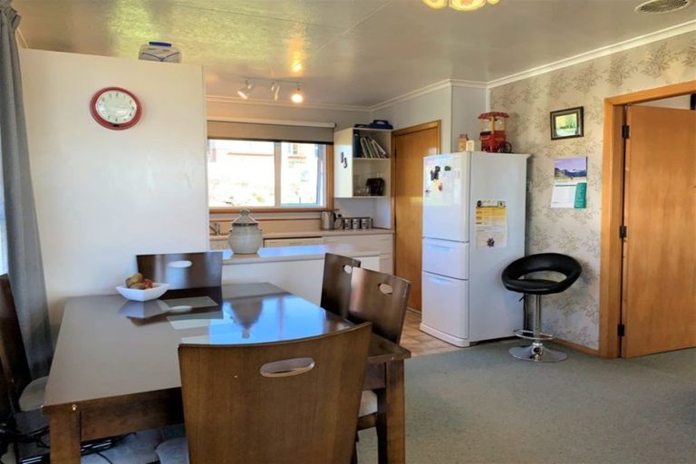 Photo of property in 22 Christie Street, Balclutha, 9230