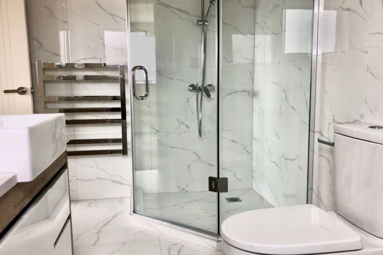 Photo of property in 17 Toanui Road, Hobsonville, Auckland, 0616