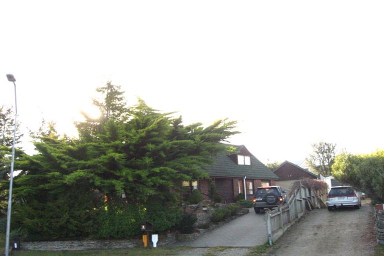 Photo of property in 9 Larch Court, Kelvin Heights, Queenstown, 9300