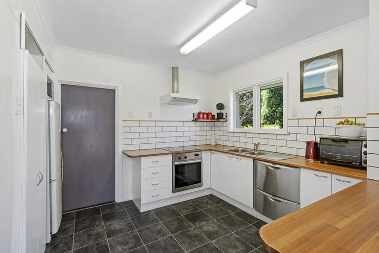 Photo of property in 9 Nyoli Street, Northcote, Christchurch, 8052