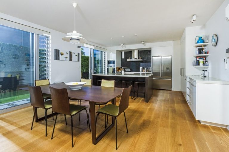 Photo of property in 19 Muritai Road, Milford, Auckland, 0620