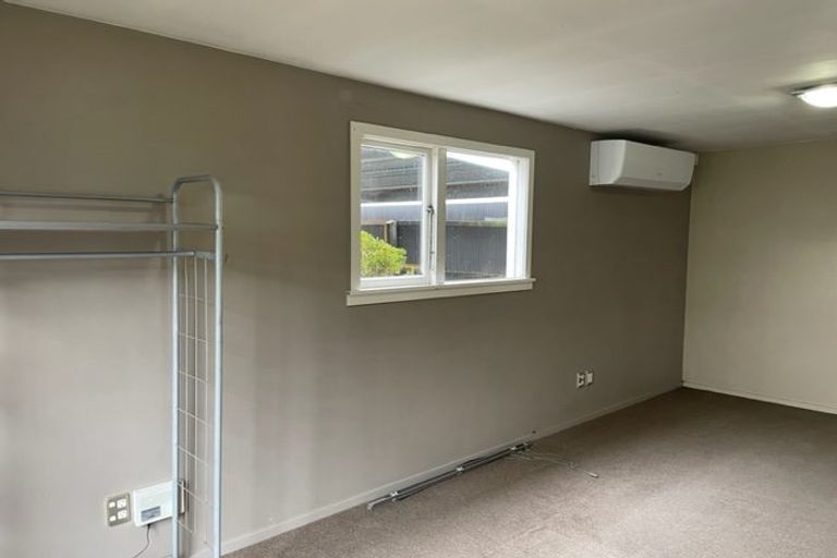Photo of property in 4/6 Defoe Place, Waltham, Christchurch, 8023