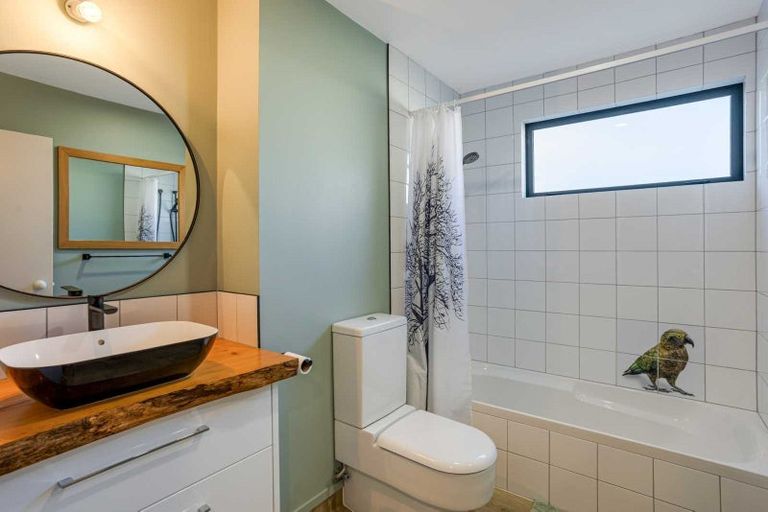 Photo of property in 15a Marina Drive, Frankton, Queenstown, 9300