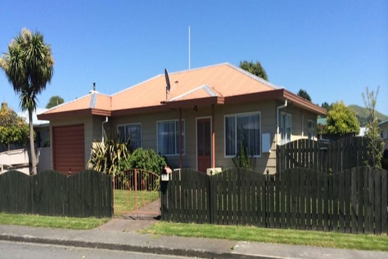Photo of property in 1 Rimu Place, Taradale, Napier, 4112