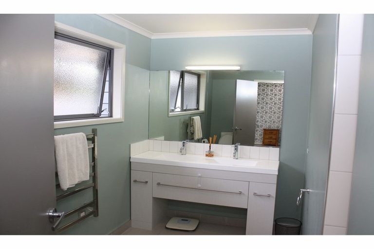 Photo of property in 17 Conifer Grove, Te Kamo, Whangarei, 0112