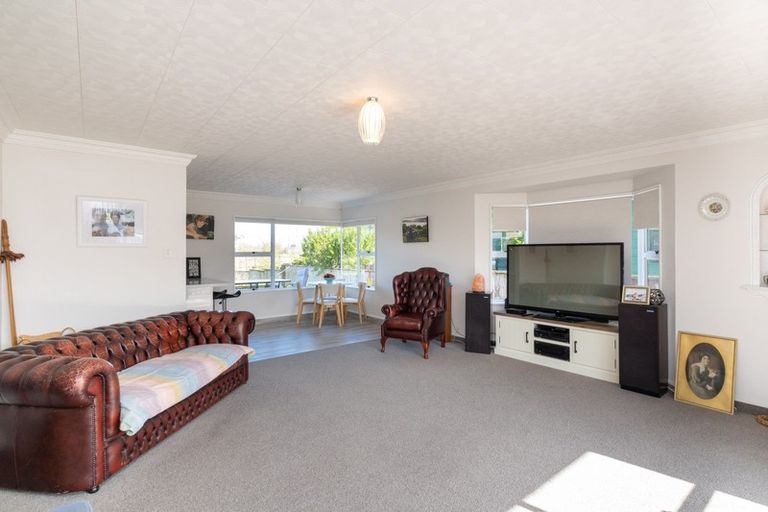 Photo of property in 60 Shrimpton Road, Haumoana, 4102