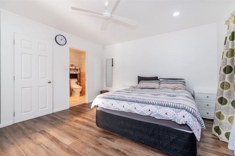 Photo of property in 3a Aotea Road, Glen Eden, Auckland, 0602