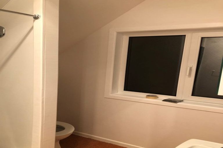 Photo of property in 22 Espin Crescent, Karori, Wellington, 6012