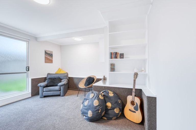 Photo of property in 94 Taylor Terrace, Tawa, Wellington, 5028