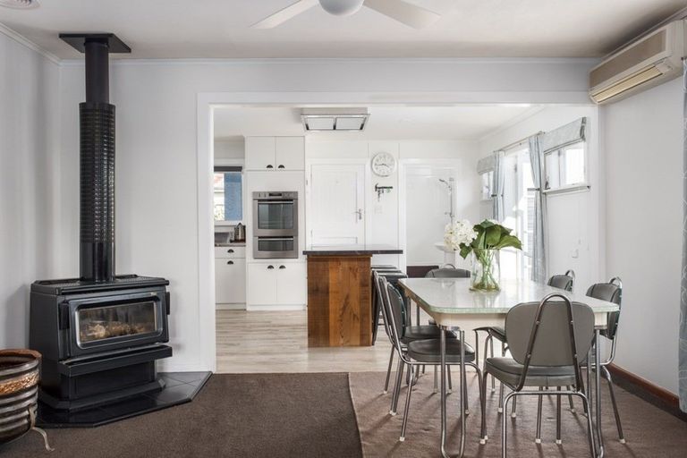 Photo of property in 45 De Lautour Road, Inner Kaiti, Gisborne, 4010