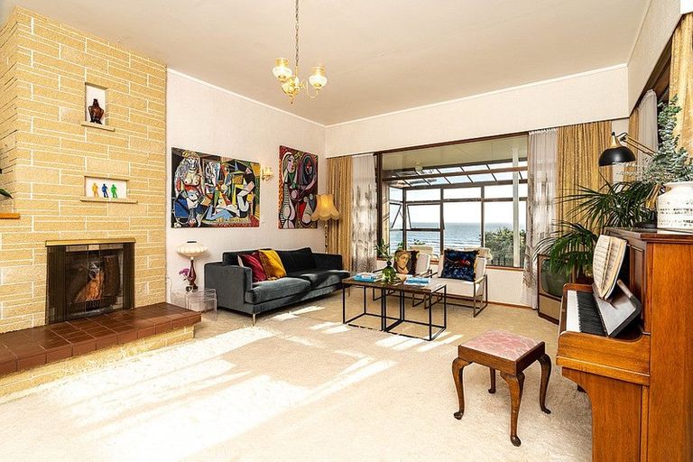 Photo of property in 14 Kirkway, Raumati Beach, Paraparaumu, 5032