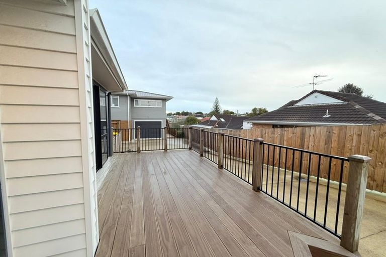 Photo of property in 30c Russell Road, Manurewa, Auckland, 2102