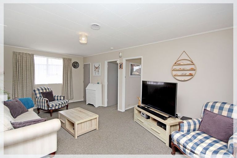 Photo of property in 14 Punga Street, Tangimoana, 4822