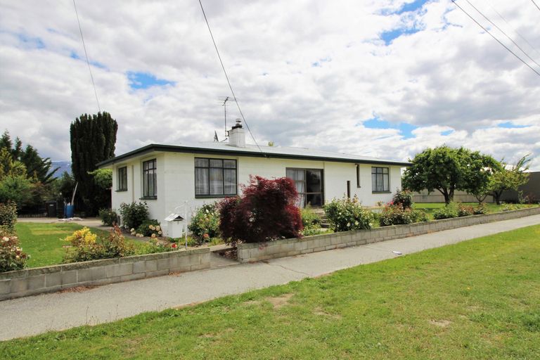 Photo of property in 2 Schaumann Street, Alexandra, 9320