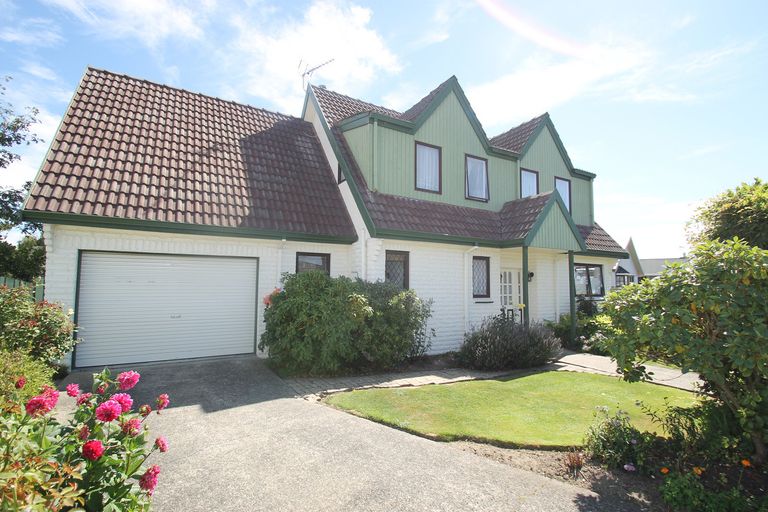 Photo of property in 10 Kent Place, Mosgiel, 9024