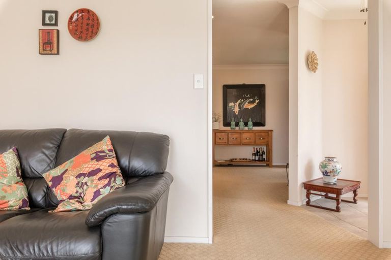 Photo of property in 108n Colwill Road, Massey, Auckland, 0614