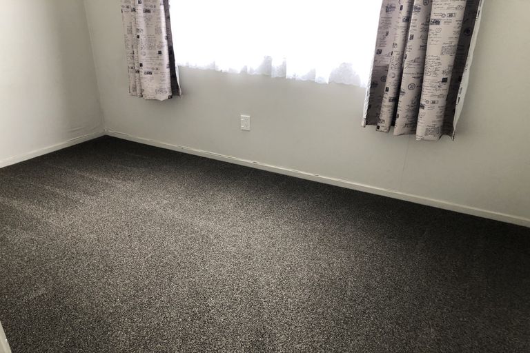 Photo of property in 1/18 Matipo Road, Te Atatu Peninsula, Auckland, 0610