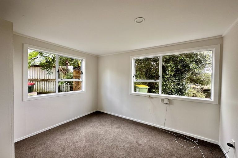 Photo of property in 54 Triangle Road, Massey, Auckland, 0614