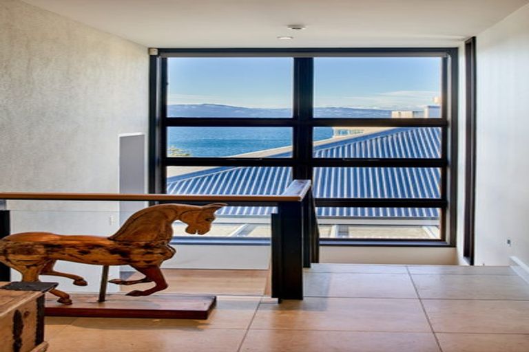 Photo of property in 10 Hay Street, Oriental Bay, Wellington, 6011