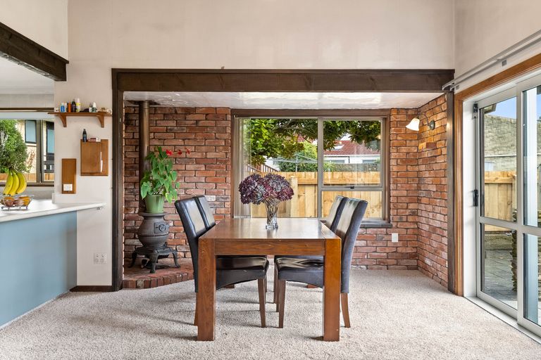 Photo of property in 15 Estuary Crescent, Fairfield, Dunedin, 9018