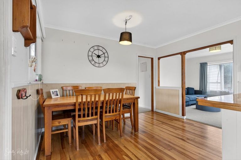 Photo of property in 20 View Street, Maungaturoto, 0520