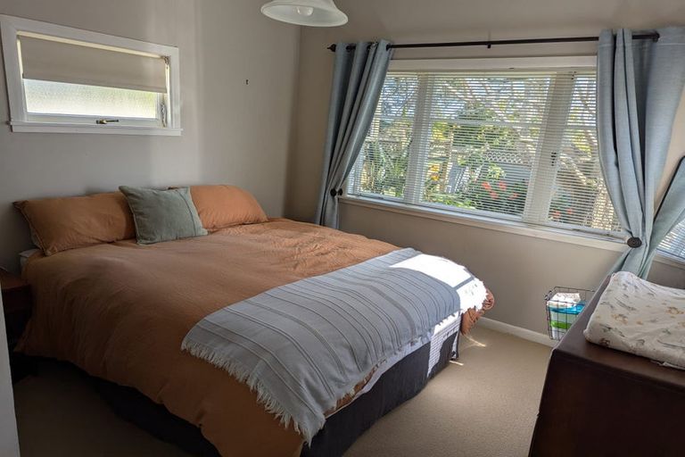 Photo of property in 16a Kowhai Road, Campbells Bay, Auckland, 0630