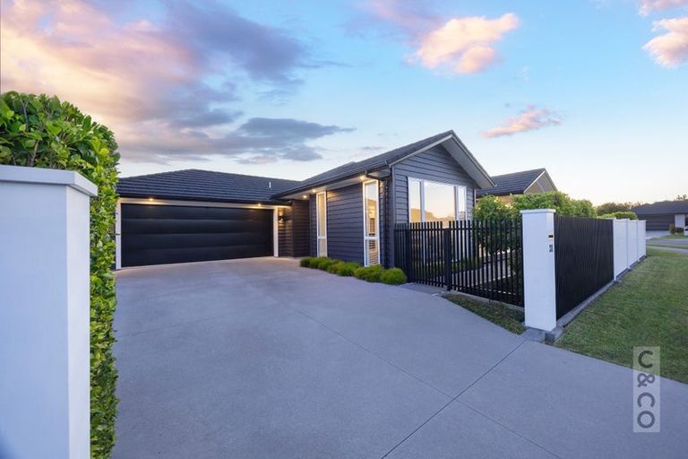 Photo of property in 31 Fruitlands Road, Kumeu, 0810