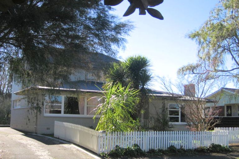 Photo of property in 6 Lynwood Place, Chedworth, Hamilton, 3210