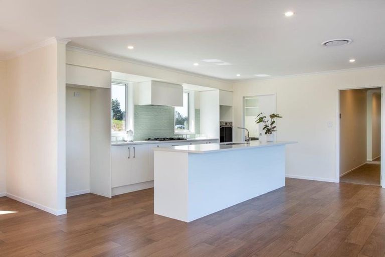Photo of property in 409 Old North Road, Kumeu, 0892