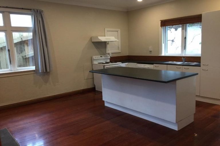 Photo of property in 19 Rothsay Road, Ngaio, Wellington, 6035